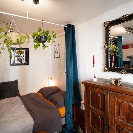 Charmant Studio Au Calme Et Bien Desservi Paris Exteriör bild